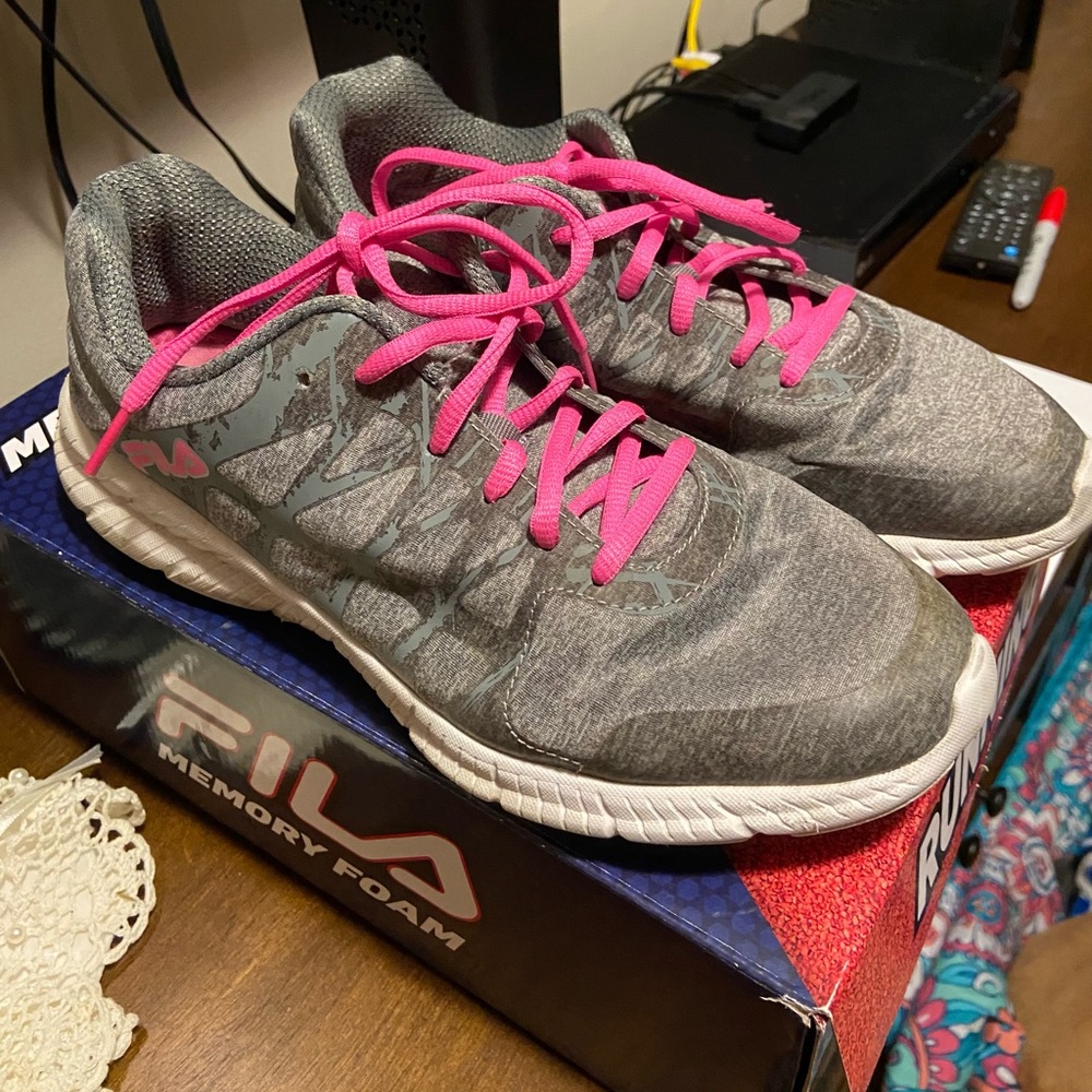 FILA Tennis Shoes Women’s Size 10